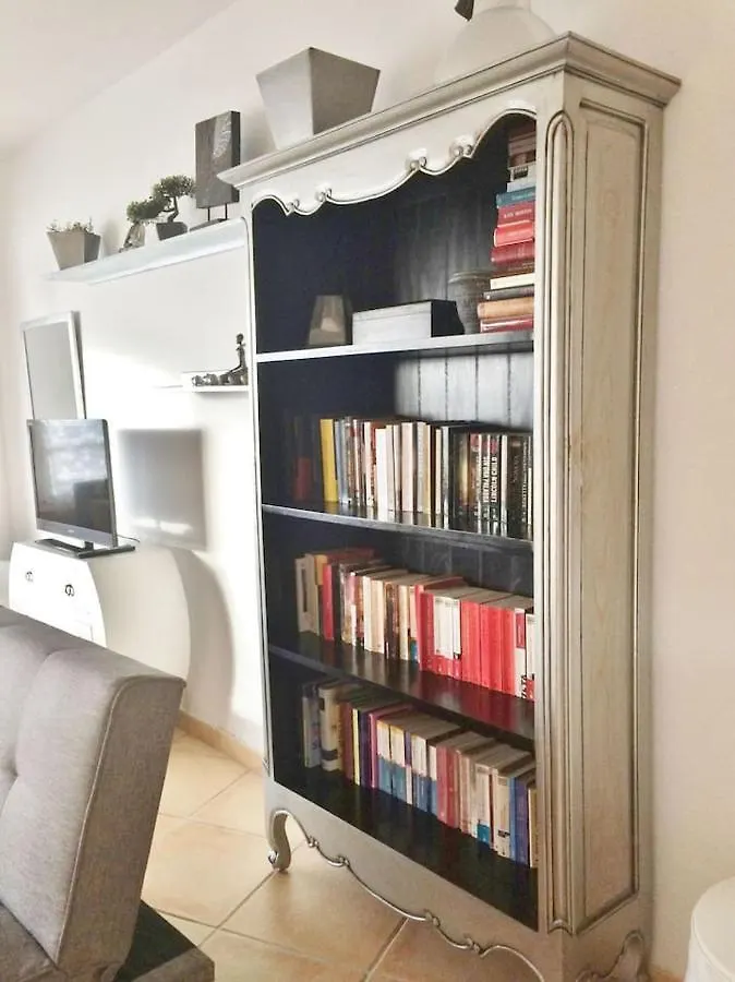 Apartament My Ocean Home !!! Breathtaking Location, Steps To The Ocean, Spacious Sea View, Fully Equipped And Well-Furnished With Private Entrance And High-Speed Fiber Optic Internet Corralejo Hiszpania