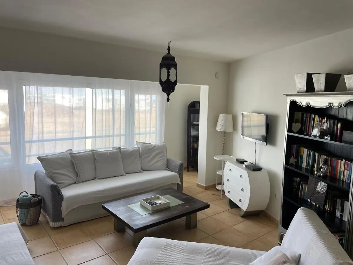 My Ocean Home !!! Breathtaking Location, Steps To The Ocean, Spacious Sea View, Fully Equipped And Well-Furnished With Private Entrance And High-Speed Fiber Optic Internet Corralejo 0*,  Hiszpania
